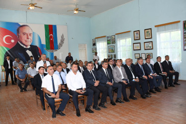 Ağdam Rayon İcra Hakimiyyətinin başçısı Vaqif Həsənovun rayonun Birinci Quzanlı qəsəbəsində səyyar qəbul-görüşü keçirilib