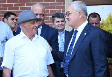 18 sentyabrda Ağdam Rayon İcra Hakimiyyətinin başçısı Vaqif Həsənovun Bərdə rayonunun 866 saylı köçkün qəsəbəsində səyyar qəbul-görüşü keçirilib