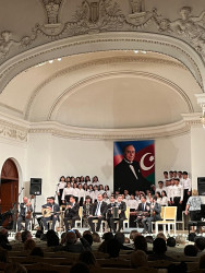 Müslüm Maqomayev adına Azərbaycan Dövlət Akademik Filarmoniyasında Ulu öndər Heydər Əliyevin anadan olmasının 101 illiyinə həsr olunmuş konsert proqramı təqdim edilib