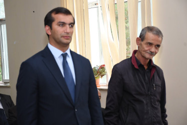 02.10.2026-cı il tarixində Ağdam Rayon İcra Hakimiyyətinin başçısı Vaqif Həsənovun rayonun Əhmədağalı kəndində səyyar qəbul-görüşü keçirilib