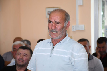 Ağdam Rayon İcra Hakimiyyətinin başçısı Vaqif Həsənovun rayonun Yeni Ergi qəsəbəsində səyyar qəbul-görüşü keçirilib