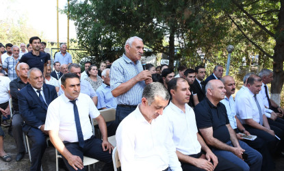 24 sentyabrda Ağdam Rayon İcra Hakimiyyətinin başçısı Vaqif Həsənovun rayonun Eyvazlı kəndində səyyar qəbul-görüşü keçirilib