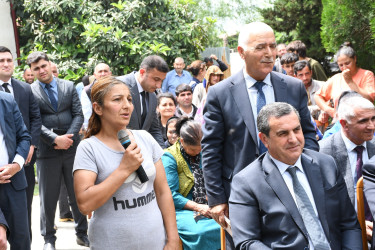 15.05.2026-cı il tarixdə Ağdam Rayon İcra Hakimiyyətinin başçısı Vaqif Həsənovun rayonun Səfərli qəsəbəsində səyyar qəbul-görüşü keçirilib