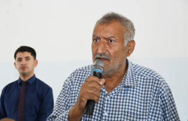 Ağdam Rayon İcra Hakimiyyətinin başçısı Vaqif Həsənovun rayonun Qasımbəyli qəsəbəsində səyyar qəbul-görüşü keçirilib