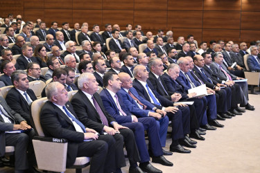Ağdam Rayon İcra Hakimiyyətinin başçısı Vaqif Həsənov Sabirabadda pambıqçılığın inkişafına həsr olunmuş regional müşavirədə iştirak edib