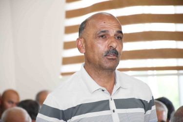Ağdam Rayon İcra Hakimiyyətinin başçısı Vaqif Həsənovun rayonun Birinci Yüzbaşılı kəndində səyyar qəbul-görüşü keçirilib