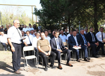 24 sentyabrda Ağdam Rayon İcra Hakimiyyətinin başçısı Vaqif Həsənovun rayonun Eyvazlı kəndində səyyar qəbul-görüşü keçirilib