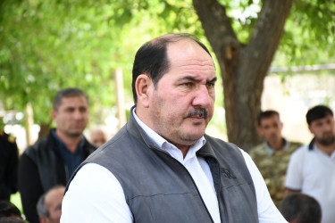 Ağdam Rayon İcra Hakimiyyətinin başçısı Vaqif Həsənovun rayonun Alıbəyli kəndində səyyar qəbul-görüşü keçirilib