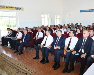 Ağdam Rayon İcra Hakimiyyətinin başçısı Vaqif Həsənovun rayonun Qasımbəyli qəsəbəsində səyyar qəbul-görüşü keçirilib