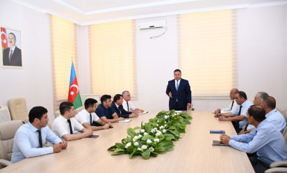 Ağdamda “Şəhərsalma və Memarlıq İli” çərçivəsində rayon ərazisində daha sağlam və dayanıqlı şəhər mühitinin formalaşdırılması və ətraf mühitin qorunması məqsədilə tədbirlər görülməsi ilə bağlı tədbir keçirilib