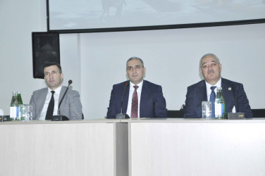 Qarabağ Universitetinin rektoru Şahin Bayramov Ağdamda məzunlarla görüş keçirib