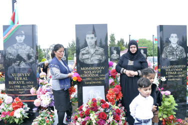 Ağdam rayonunda Vətən müharibəsi şəhidi Məmmədov Səxavət Adıgözəl oğlunun doğum günündə xatirəsi anılıb