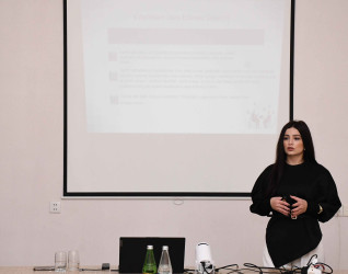 Ağdamda dövlət qulluqçuları üçün təlim keçirilib