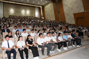 04.06.2025-ci il tarixdə Qarabağ Universitetinin rektoru Şahin Bayramov Ağdamda abituriyentlərlə görüş keçirib