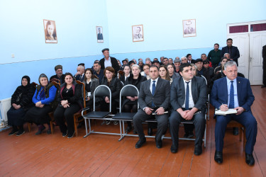 Ağdam Rayon İcra Hakimiyyətinin başçısı Vaqif Həsənovun rayonun Birinci Dördyol qəsəbəsində səyyar qəbul-görüşü keçirilib