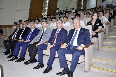 Qarabağ Universitetinin rektoru Şahin Bayramov Ağdamda məzunlarla görüş keçirib