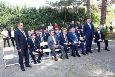 Ağdam Rayon İcra Hakimiyyətinin başçısı Vaqif Həsənovun rayonun Gül Baharlı kəndində səyyar qəbul-görüşü keçirilib