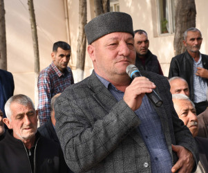 Ağdam Rayon İcra Hakimiyyətinin başçısı Vaqif Həsənovun rayonun İmamqulubəyli kəndində səyyar qəbul-görüşü keçirilib