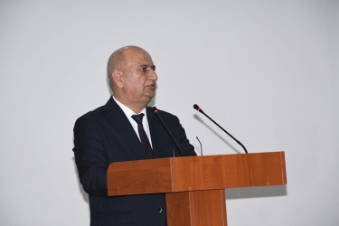 Ağdamda Rayon İcra Hakimiyyətinin başçısı Vaqif Həsənovun yüksək bal toplayaraq ali məktəblərə qəbul olmuş abituriyentlərlə görüşü keçirilib