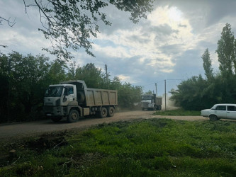 Ağdam rayonunun Üçoğlan kənd inzibati ərazi dairəsi üzrə nümayəndəliyinin Üçoğlan kəndindən “Eşq-Abdal” ziyarətgahına gedən hissəsində əsaslı təmir işləri aparılır