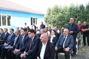 Ağdam Rayon İcra Hakimiyyətinin başçısı Vaqif Həsənovun rayonun Gül Baharlı kəndində səyyar qəbul-görüşü keçirilib