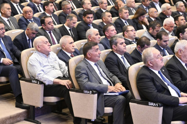 Ağdam Rayon İcra Hakimiyyətinin başçısı Vaqif Həsənov Sabirabadda pambıqçılığın inkişafına həsr olunmuş regional müşavirədə iştirak edib