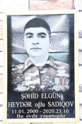 27 Sentyabr – Anım Günü ilə əlaqədar Ağdam Rayon İcra Hakimiyyətinin başçısı Vaqif Həsənov Vətən müharibəsi şəhidi Sadıqov Elgün Heydər oğlunun ailəsini ziyarət edib