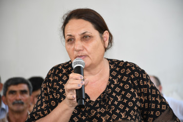 Ağdam Rayon İcra Hakimiyyətinin başçısı Vaqif Həsənovun rayonun Qaradağlı kəndində səyyar qəbul-görüşü keçirilib