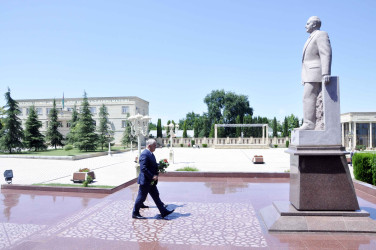 21.06.2024-cü il tarixdə Ağdamda “23 İyun Dövlət Qulluqçularının Peşə Bayramı Günü” nə həsr olunmuş tədbir keçirilib