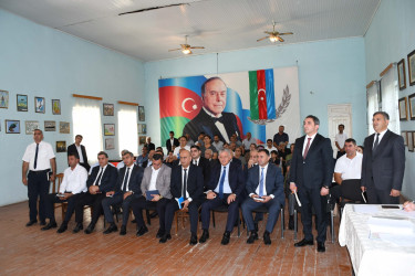 Ağdam Rayon İcra Hakimiyyətinin başçısı Vaqif Həsənovun rayonun Birinci Quzanlı qəsəbəsində səyyar qəbul-görüşü keçirilib