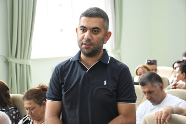 06.08.2026-cı il tarixində Ağdam Rayon İcra Hakimiyyətinin başçısı Vaqif Həsənovun Qobu Park-3 yaşayış massivində səyyar qəbul-görüşü keçirilib