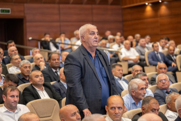 Ağdam Rayon İcra Hakimiyyətinin başçısı Vaqif Həsənov Sabirabadda pambıqçılığın inkişafına həsr olunmuş regional müşavirədə iştirak edib