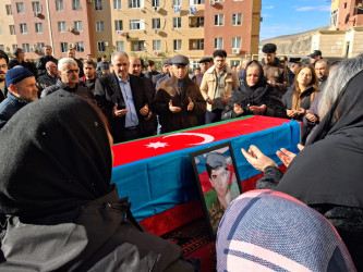Birinci Qarabağ müharibəsi zamanı itkin düşmüş Hüseynov Rafiq Hüseyn oğlunun dəfn mərasimi baş tutub