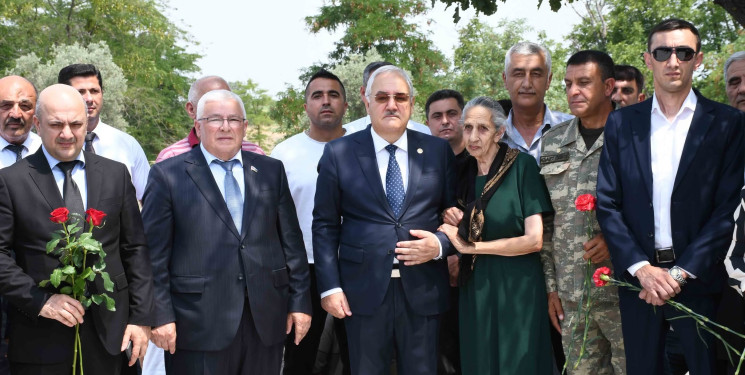 Ağdamda Azərbaycanın Milli Qəhrəmanı Canpolad Rzayevin atası, “Qarabağ şahinləri” batalyonunun komandiri, qəhrəman döyüşçü Yaqub Rzayevin anım günü qeyd edilib