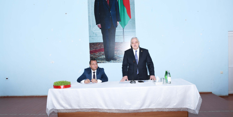 Ağdam Rayon İcra Hakimiyyətinin başçısı Vaqif Həsənovun rayonun Quzanlı köçkün qəsəbəsində səyyar qəbul-görüşü keçirilib