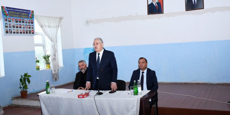 Ağdam Rayon İcra Hakimiyyətinin başçısı Vaqif Həsənovun rayonun Bənövşələr qəsəbəsində səyyar qəbul-görüşü keçirilib