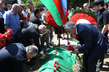 Birinci Qarabağ müharibəsi zamanı itkin düşmüş Novruzov Əsəddin Curu oğlunun Mingəçevirdə dəfn mərasimi baş tutub