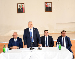 Ağdam Rayon İcra Hakimiyyətinin başçısı Vaqif Həsənovun rayonun Qaradağlı kəndində səyyar qəbul-görüşü keçirilib