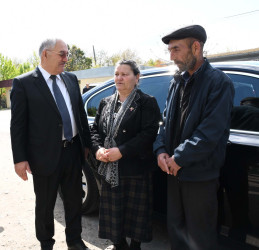 Ağdam Rayon İcra Hakimiyyətinin başçısı Vaqif Həsənovun rayonun Paşabəyli kəndində səyyar qəbul-görüşü keçirilib