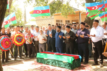 Ağdamda Birinci Qarabağ müharibəsi zamanı  itkin düşmüş hesab edilən şəhid Nağıyev Zahid Baxış oğlunun dəfn mərasimi baş tutub