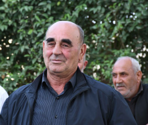 Ağdam Rayon İcra Hakimiyyətinin başçısı Vaqif Həsənovun rayonun Gül Baharlı kəndində səyyar qəbul-görüşü keçirilib