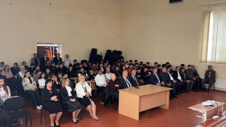 Ağdam Musiqi Kollecində tanınmış muğam tədqiqatçısı Cefri Verbokla görüş keçirilib