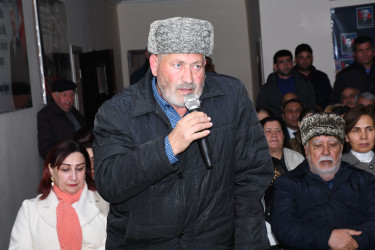Ağdam Rayon İcra Hakimiyyətinin başçısı Vaqif Həsənovun rayonun Çəmənli kəndində səyyar qəbul-görüşü keçirilib