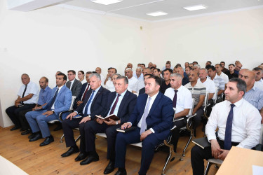 Ağdam Rayon İcra Hakimiyyətinin başçısı Vaqif Həsənovun rayonun Birinci Yüzbaşılı kəndində səyyar qəbul-görüşü keçirilib