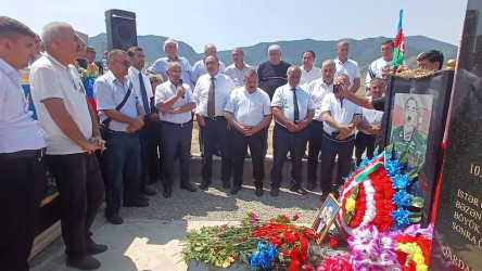 Birinci Qarabağ müharibəsi şəhidi İdris Hümbətovun anım günü münasibətilə məzarı ziyarət edilib
