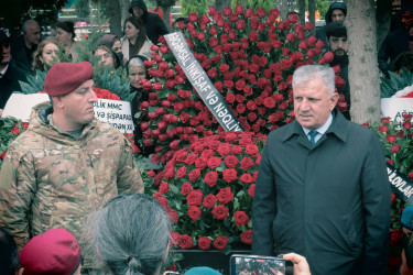 04 aprel 2026-cı il tarixdə kəşfiyyatçı polkovnik-leytenant Raquf Orucovun xatirəsi məzarı başında anılıb